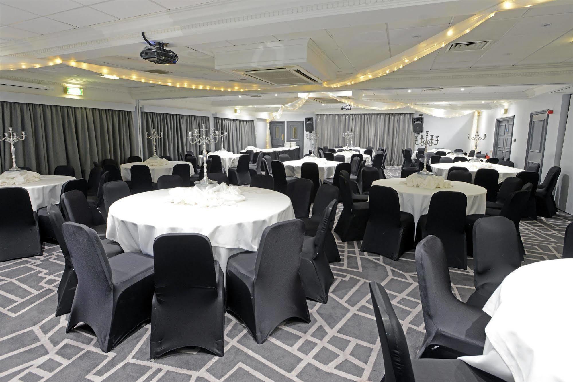 Village Hotel Hull Kingston upon Hull Bagian luar foto